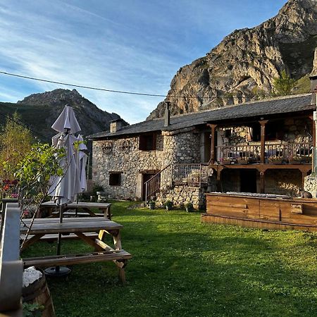 Apartamentos Rurales La Laguna Somiedo Valle de Lago Екстер'єр фото