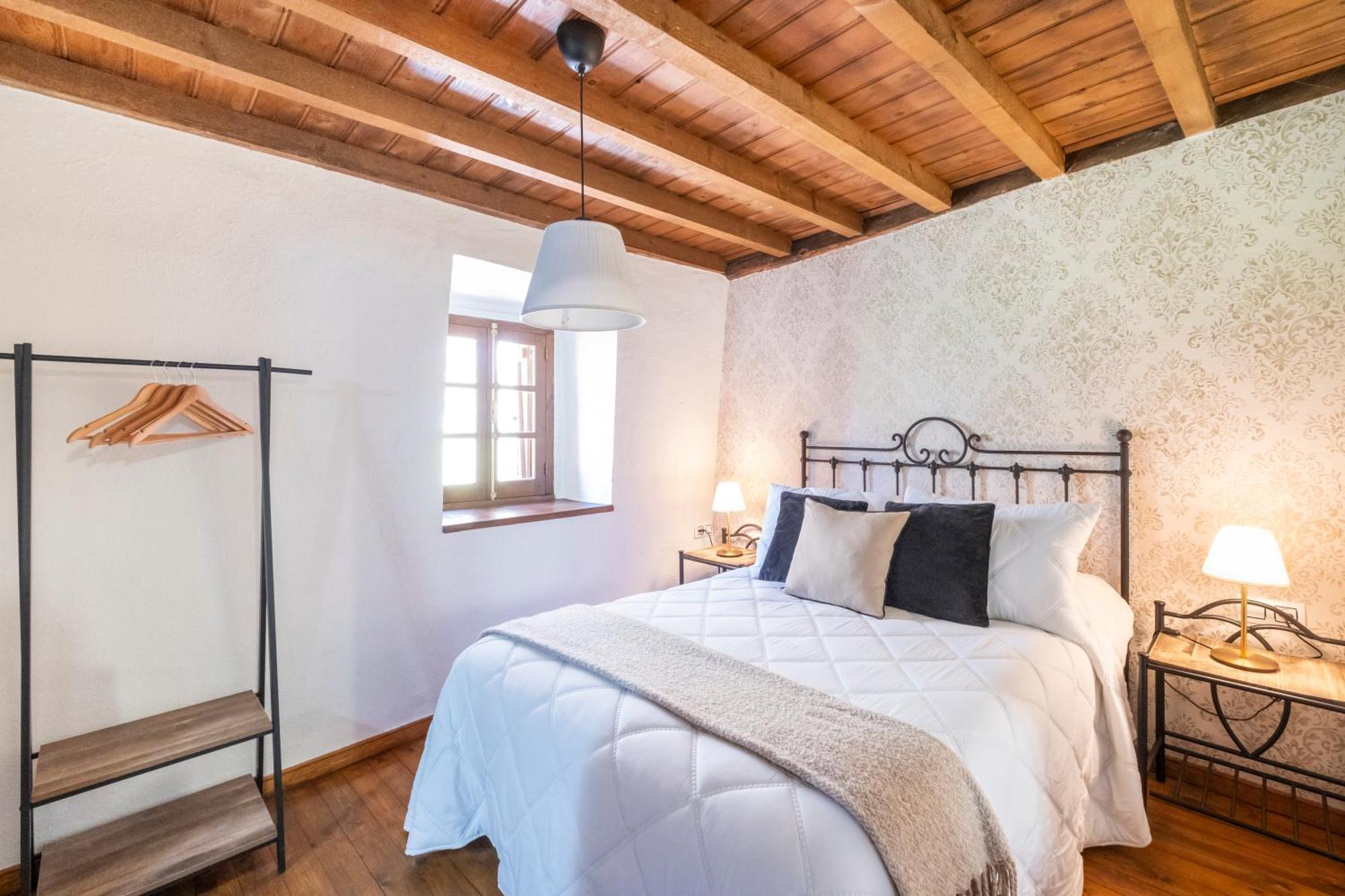 Apartamentos Rurales La Laguna Somiedo Valle de Lago Екстер'єр фото